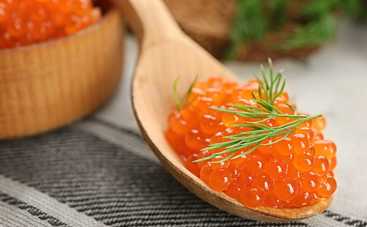 Польза и вред красной икры во время беременности и кормления грудью