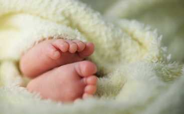 Самая молодая мама в мире, родившая в 5 лет, пережила ребенка на полстолетия