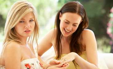 5 признаков того, что подруга вам завидует