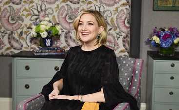 Кейт Хадсон показала, как кормит дочь грудью: смелое фото звездной мамочки