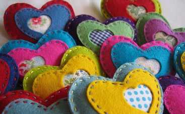 Азбука рукодельницы: идеи сердечек из фетра ко Дню святого Валентина