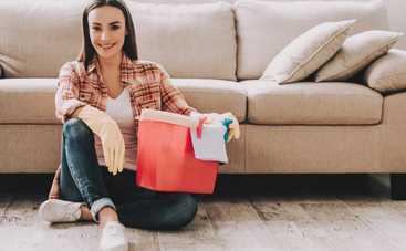 10 лайфхаков для чистки мягкой мебели в домашних условиях