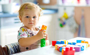 5 развивающих игр по методике Монтессори для детей от года до трех