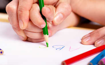 Как подготовить руку ребенка к письму: готовимся к школе заранее