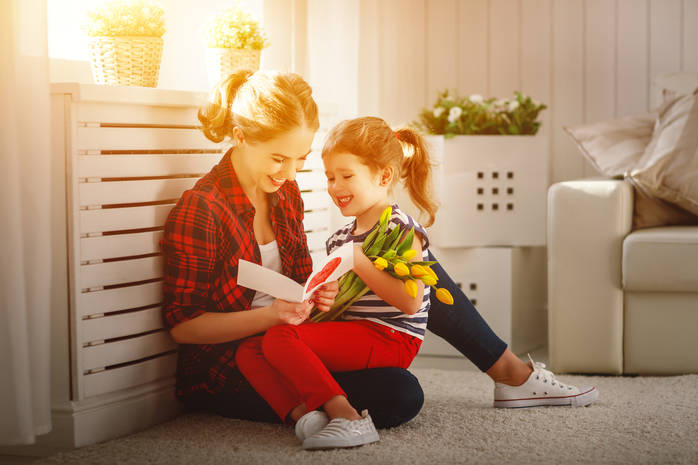 Вітаємо з 8 березня: 7 ідей подарунка своїми руками