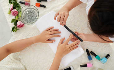 Манікюрний бізнес або як заробити, не виходячи з дому