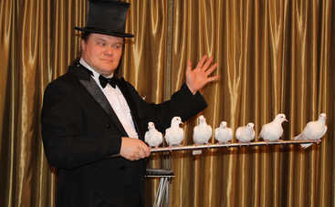 Майстри ілюзії та оркестр: в Києві пройде магічне шоу для всієї родини