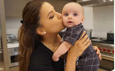 Самое милое фото: Ева Лонгория поделиласть трогательным снимком с сыном