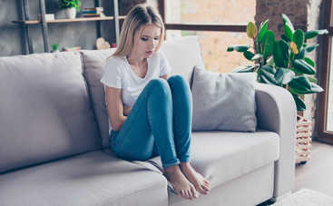 Как справиться с плохим настроением во время ПМС: советы гинекологов