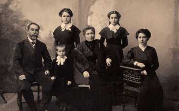 Раньше было лучше: 8 мифов о счастливой жизни женщин в прошлые века