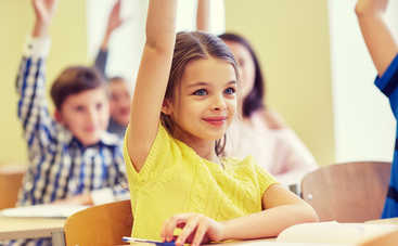 Родители требуют отменить школьную форму в Украине: это нарушение прав