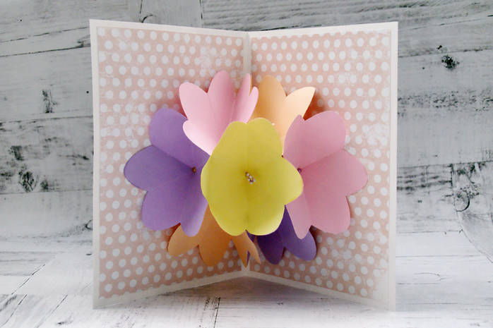 Подарок для мамочки: 3D открытка с объемными цветами на День матери -kolobok.ua