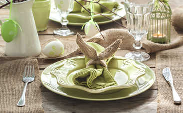 10 идей как красиво оформить салфетки на пасхальном столе