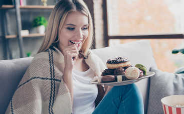 Как избавиться от тяги к сладкому: 4 причины нарушений в организме