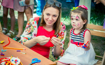 Как сделать модные браслеты из старых футболок: простой мастер-класс