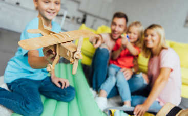 Как сделать самолет своими руками: мастерим с детьми